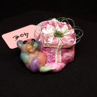 Sammelfigur mit Päckchen 62