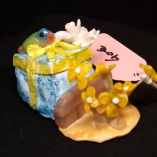 Sammelfigur mit Päckchen 56