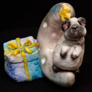 Sammelfigur mit Päckchen 8