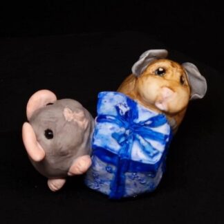 Sammelfigur mit Päckchen 1