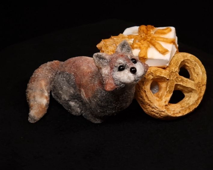 Sammelfigur mit Päckchen 13