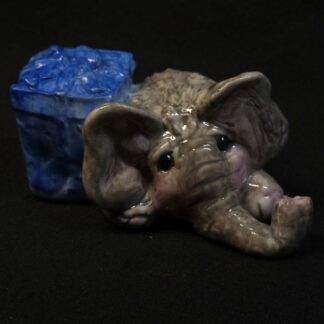 Sammelfigur mit Päckchen 68