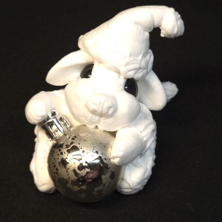 Sammelfigur mit Weihnachtskugel 8 - WUNSCHFARBE