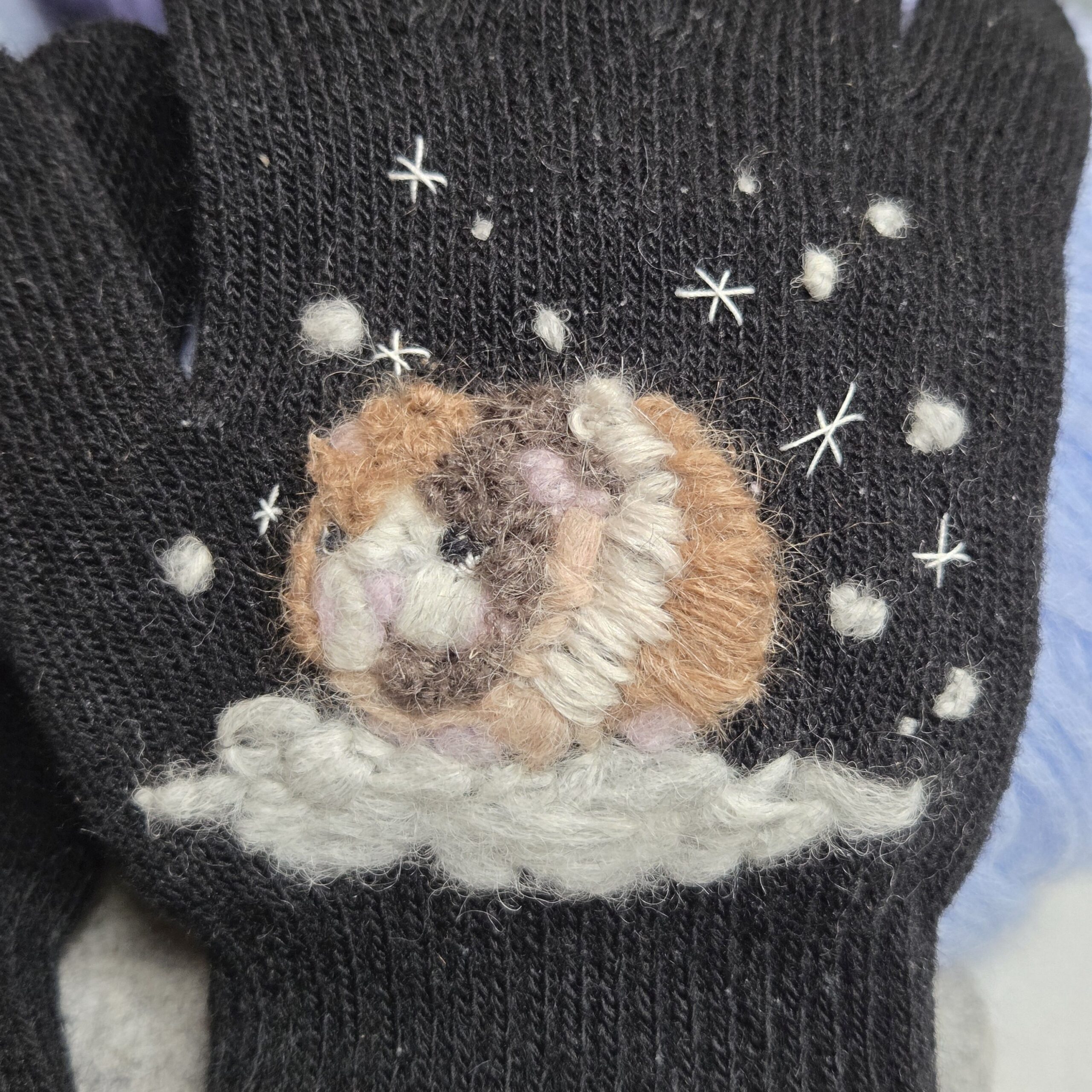 Handschuhe gestickt mit Meerschweinchen – Bild 3