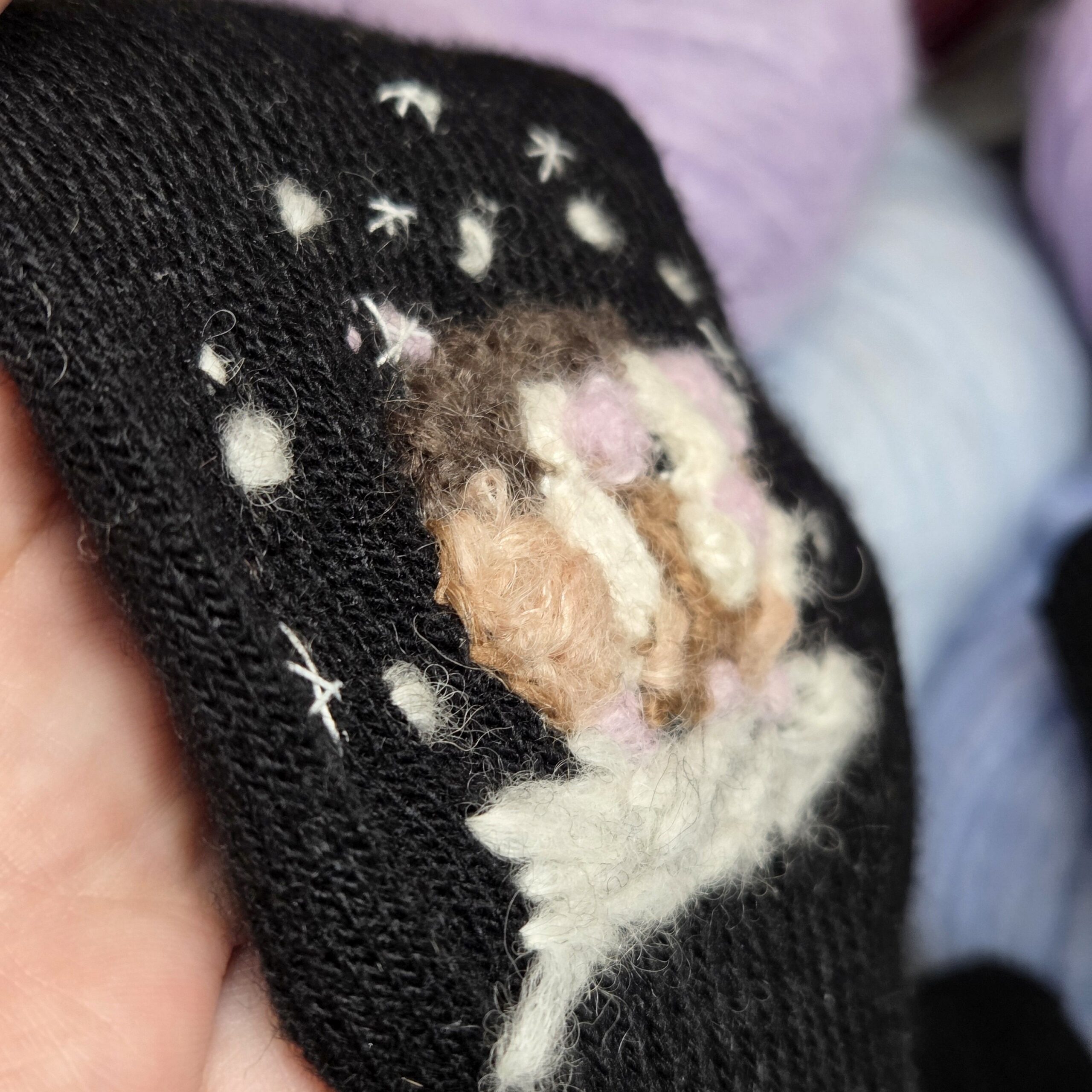 Handschuhe gestickt mit Meerschweinchen – Bild 4