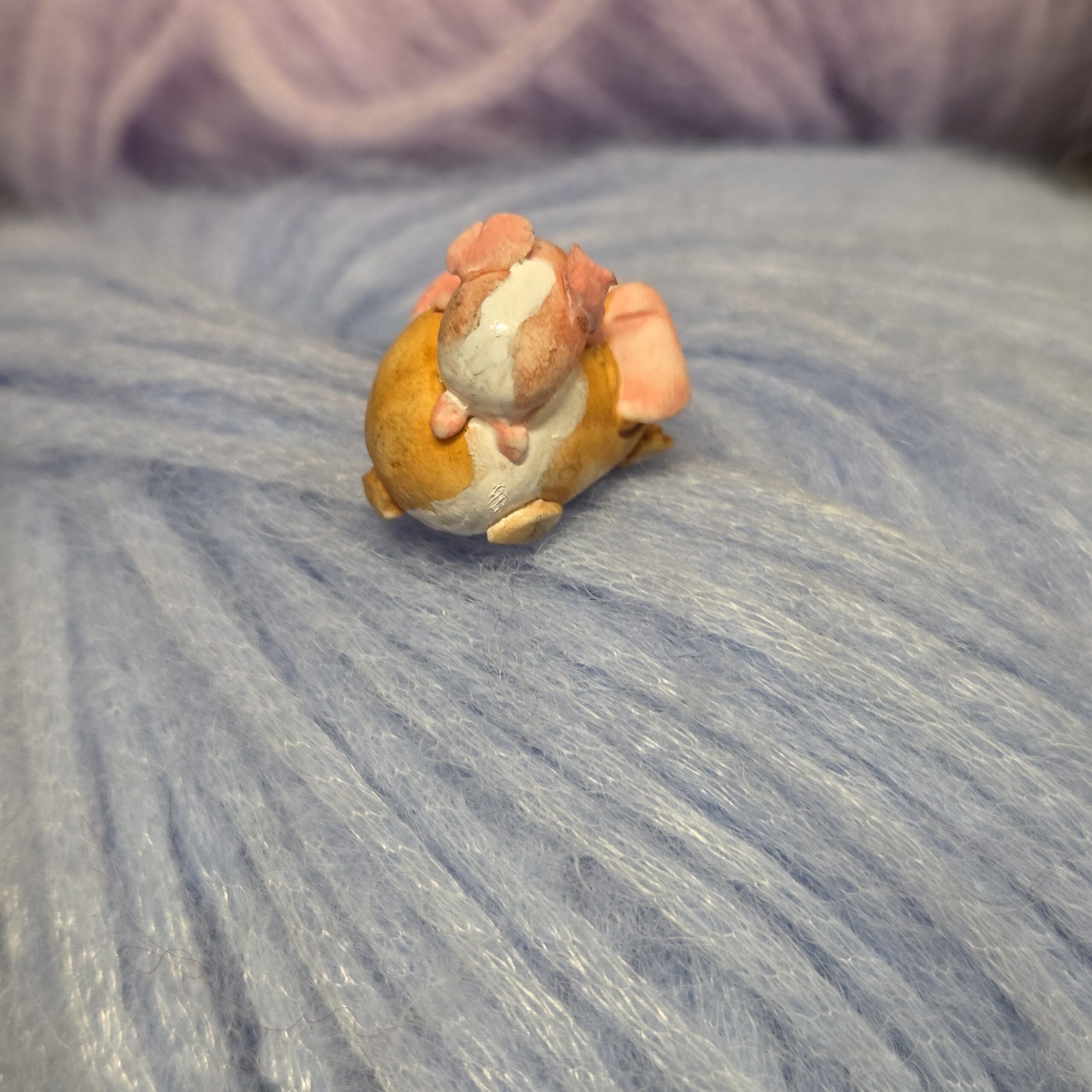 Meerschweinchenbaby auf Mama Mini Dekofigur – Bild 2