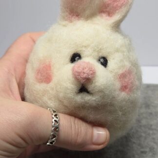 Söckchen das umfilzte Seifen Kaninchen Tierfigur (mit Duft besprühbar)