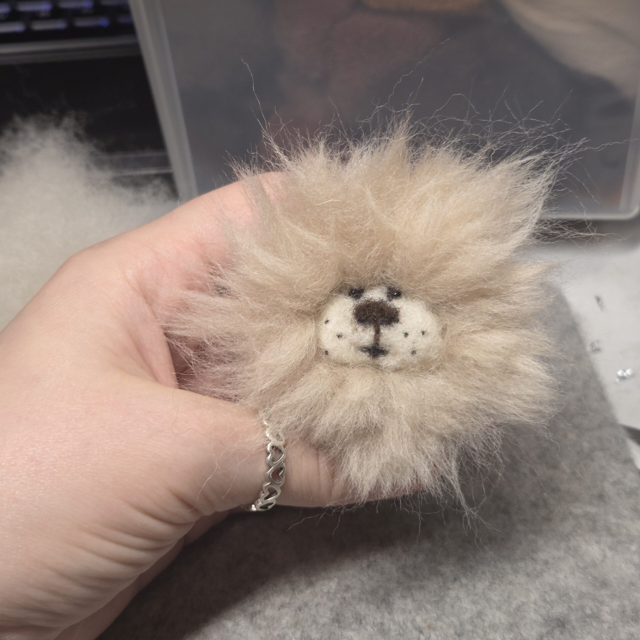 Sunny Flausch der Kühlschrankmagnet gefilzte Tierfigur