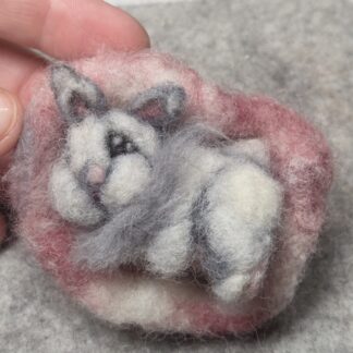 Floppy das Löwenköpfchen Kaninchen gefilzte Tierfigur