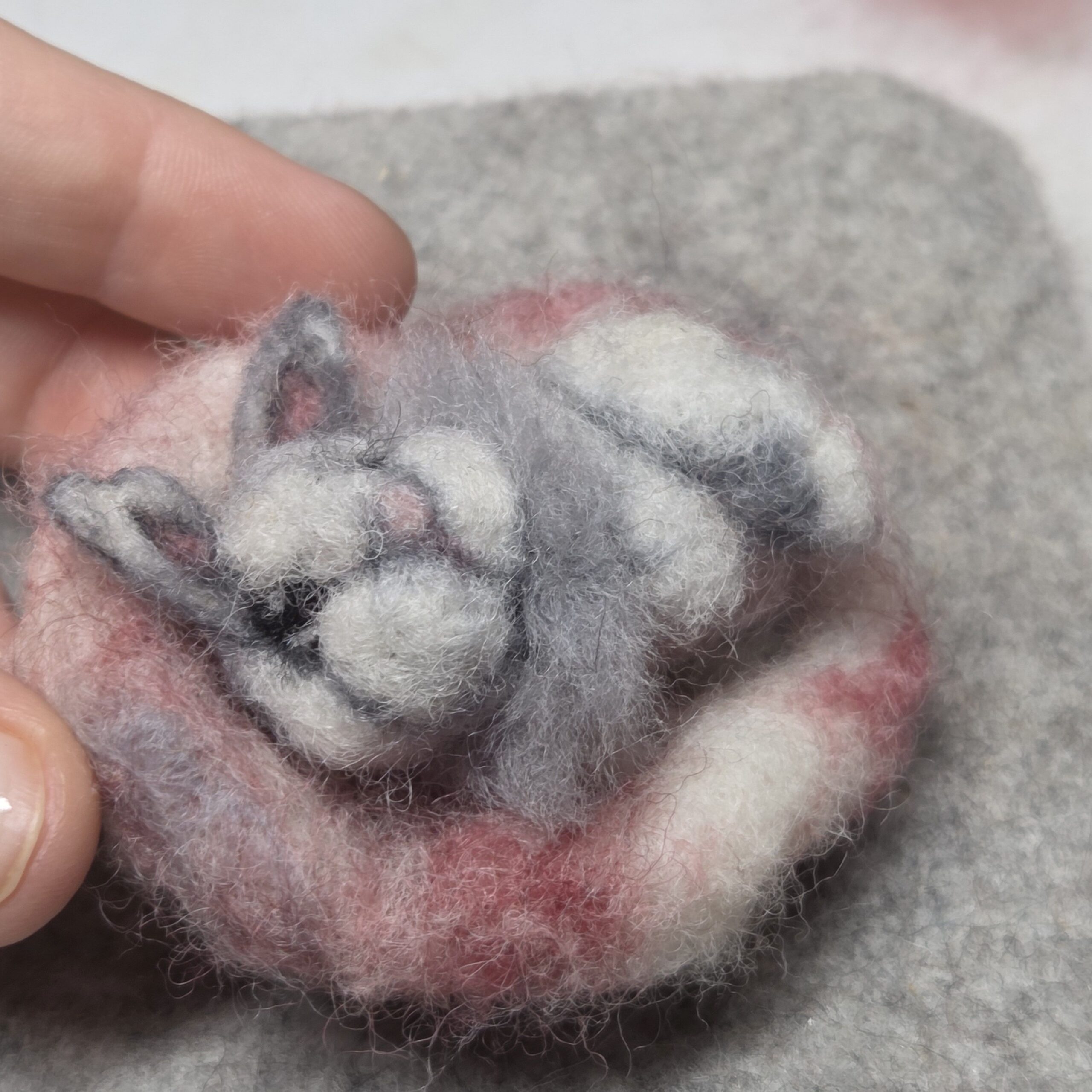 Floppy das Löwenköpfchen Kaninchen gefilzte Tierfigur – Bild 2