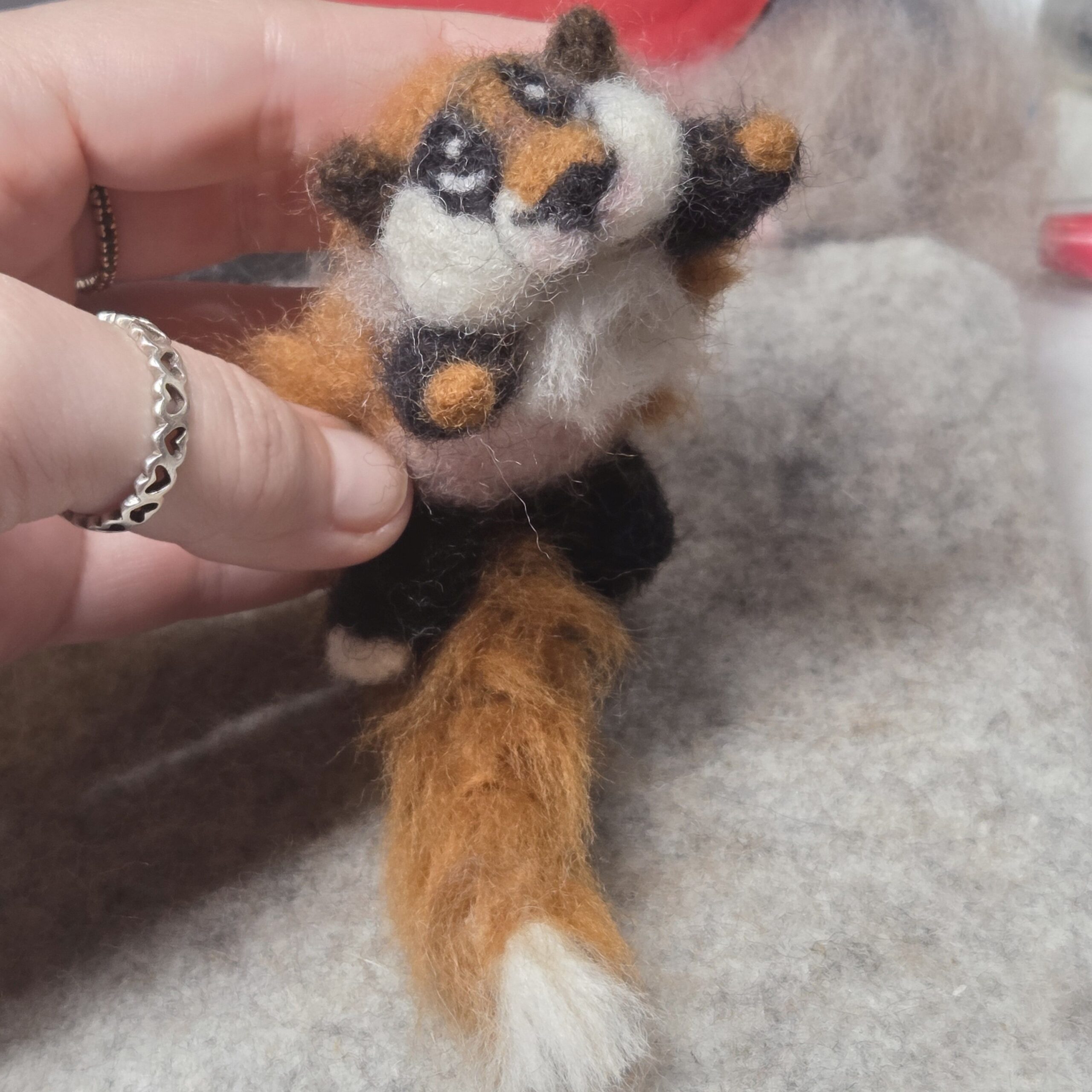 Pepe der Kuschelfuchs gefilzte Tierfigur – Bild 3
