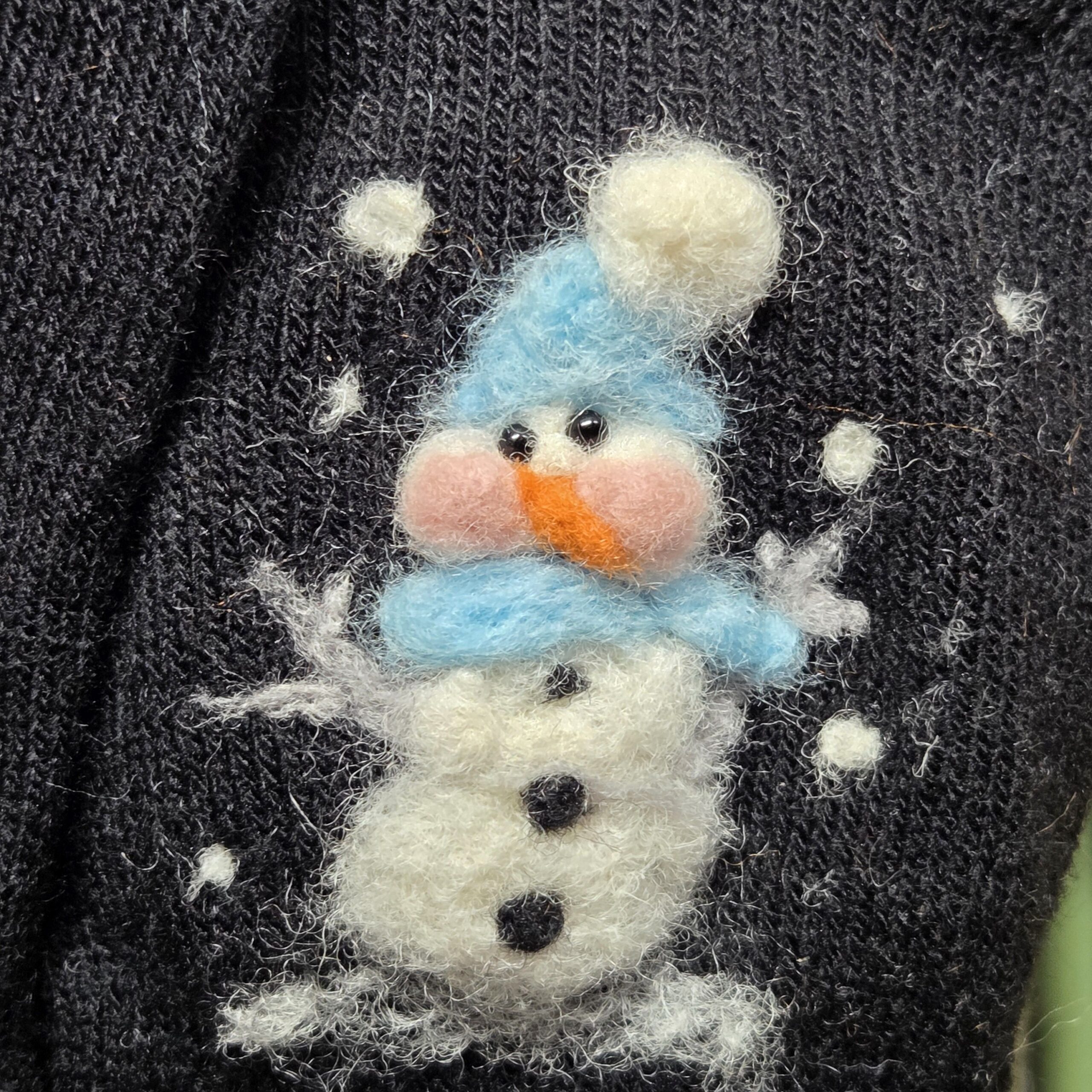 Handschuhe gefilzt mit Schneemann und Kuschelmaus – Bild 2