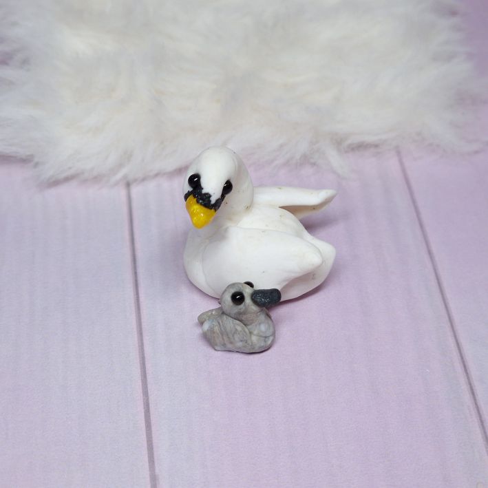 Schwan mit Schwanenküken Dekofigur – Bild 3